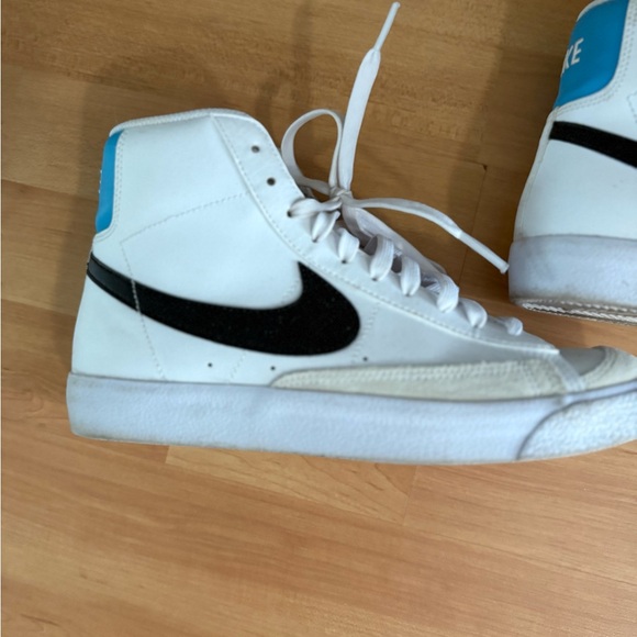 Nike Shoes - Nike Blazer Mid 77 (GS) Vintage White / Black / Blue Lightning Shoe. Size 7 Y.